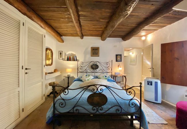 Appartamento a Sperlonga - Palazzo storico indipendente con terrazza sul mare Appartamento a Sperlonga - Palazzo storico indipendente con terrazza sul mare