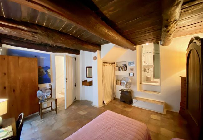 Appartamento a Sperlonga - Palazzo storico indipendente con terrazza sul mare Appartamento a Sperlonga - Palazzo storico indipendente con terrazza sul mare