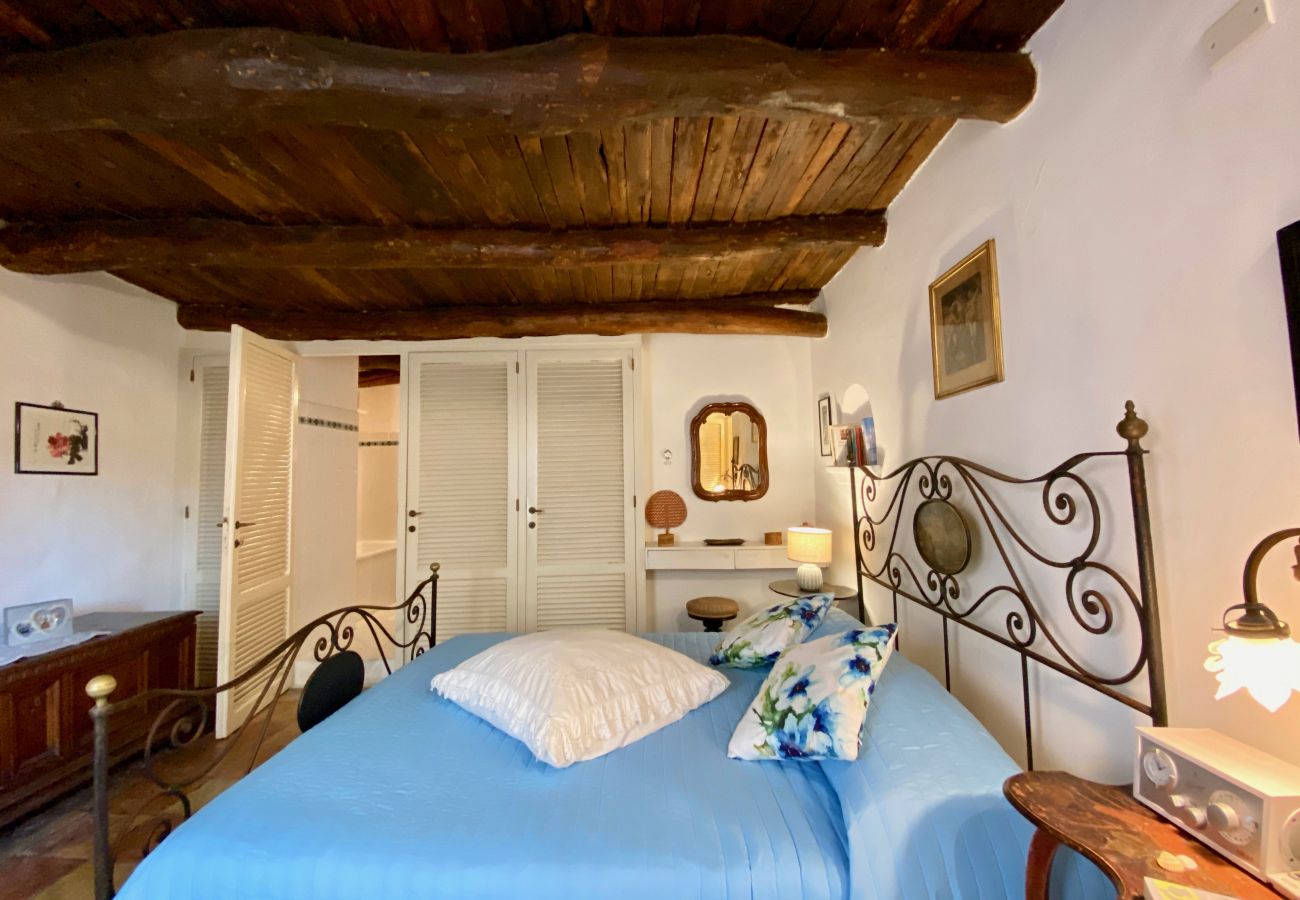 Appartamento a Sperlonga - Palazzo storico indipendente con terrazza sul mare Appartamento a Sperlonga - Palazzo storico indipendente con terrazza sul mare
