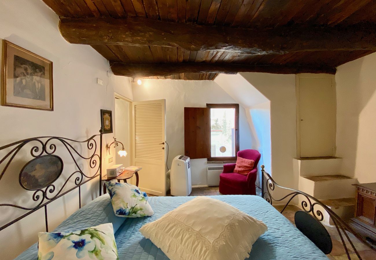 Appartamento a Sperlonga - Palazzo storico indipendente con terrazza sul mare Appartamento a Sperlonga - Palazzo storico indipendente con terrazza sul mare