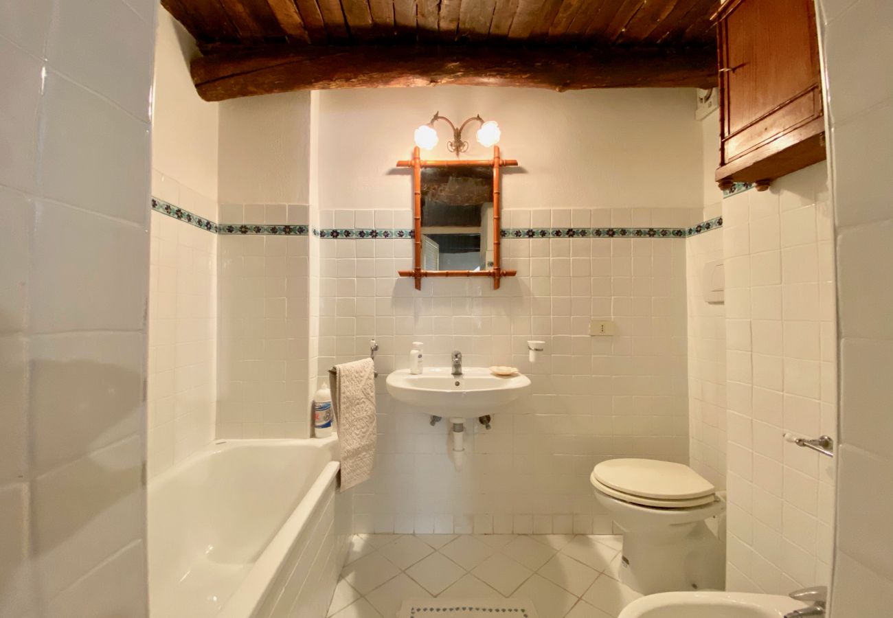 Appartamento a Sperlonga - Palazzo storico indipendente con terrazza sul mare Appartamento a Sperlonga - Palazzo storico indipendente con terrazza sul mare