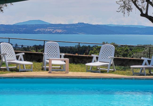 Villa a Grotte di Castro - Villa Ulivo -  con piscina e vista panoramica Lago di Bolsena