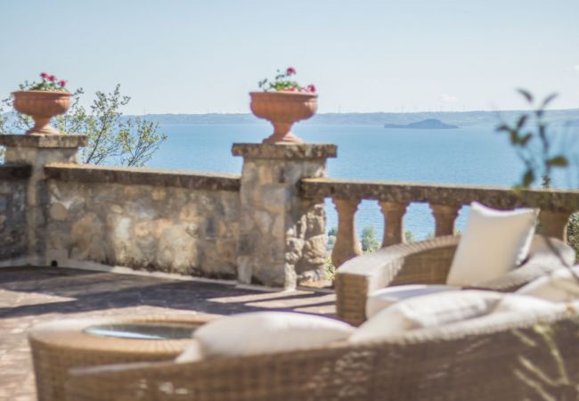 Appartamento a Bolsena - Il Casale del Sughereto - appartamento in villa da sogno con piscina Appartamento a Bolsena - Il Casale del Sughereto - appartamento in villa da sogno con piscina