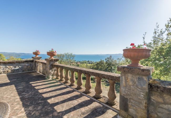 Appartamento a Bolsena - Il Casale del Sughereto - appartamento in villa da sogno con piscina Appartamento a Bolsena - Il Casale del Sughereto - appartamento in villa da sogno con piscina