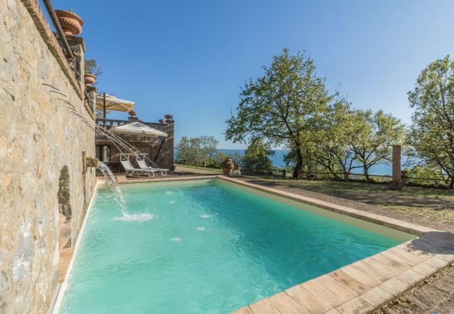  a Bolsena - Il Casale del Sughereto - appartamento in villa da sogno con piscina