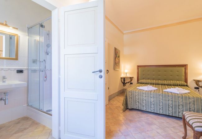 Appartamento a Bolsena - Il Casale del Sughereto - appartamento in villa da sogno con piscina Appartamento a Bolsena - Il Casale del Sughereto - appartamento in villa da sogno con piscina