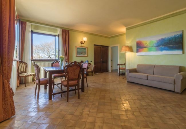 Appartamento a Bolsena - Il Casale del Sughereto - appartamento in villa da sogno con piscina Appartamento a Bolsena - Il Casale del Sughereto - appartamento in villa da sogno con piscina