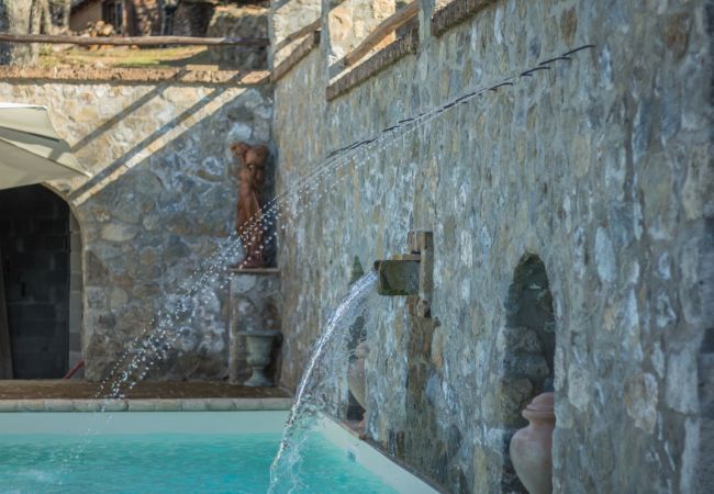 Appartamento a Bolsena - Il Casale del Sughereto - appartamento in villa da sogno con piscina Appartamento a Bolsena - Il Casale del Sughereto - appartamento in villa da sogno con piscina