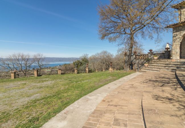 Appartamento a Bolsena - Il Casale del Sughereto - appartamento in villa da sogno con piscina Appartamento a Bolsena - Il Casale del Sughereto - appartamento in villa da sogno con piscina