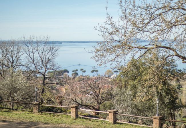 Appartamento a Bolsena - Il Casale del Sughereto - appartamento in villa da sogno con piscina Appartamento a Bolsena - Il Casale del Sughereto - appartamento in villa da sogno con piscina