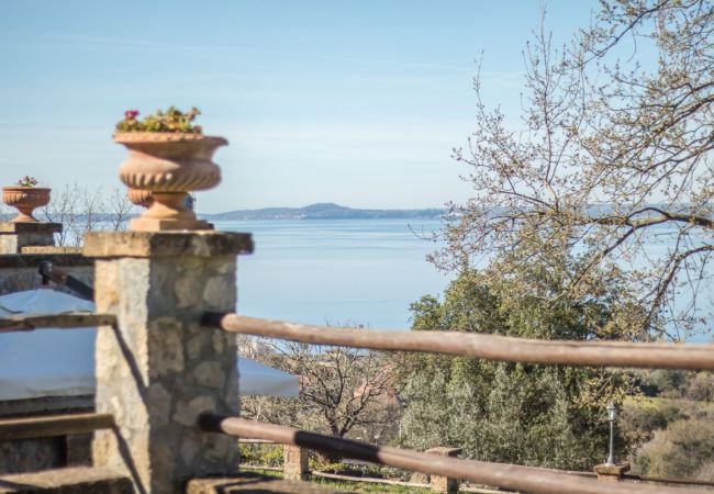 Appartamento a Bolsena - Il Casale del Sughereto - appartamento in villa da sogno con piscina Appartamento a Bolsena - Il Casale del Sughereto - appartamento in villa da sogno con piscina