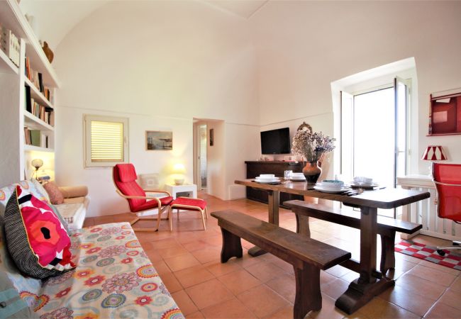 Ferienwohnung in Sperlonga -  Panorama-Drei-Zimmer-Apartment im historischen Zentrum Ferienwohnung in Sperlonga -  Panorama-Drei-Zimmer-Apartment im historischen Zentrum