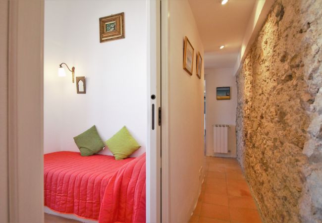 Ferienwohnung in Sperlonga -  Panorama-Drei-Zimmer-Apartment im historischen Zentrum Ferienwohnung in Sperlonga -  Panorama-Drei-Zimmer-Apartment im historischen Zentrum