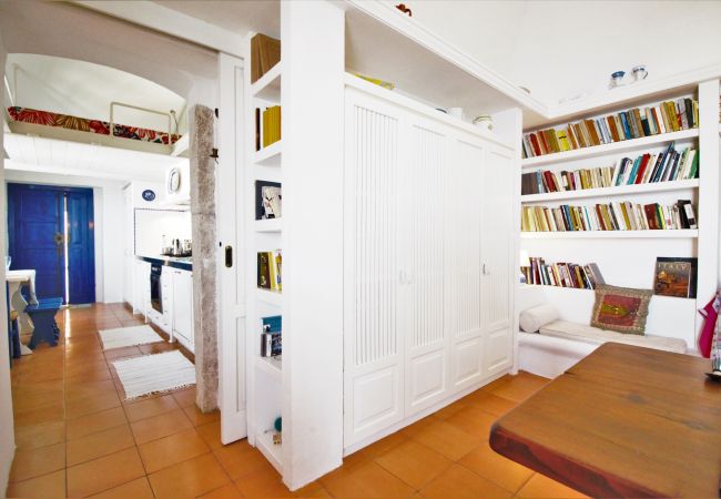 Ferienwohnung in Sperlonga -  Panorama-Drei-Zimmer-Apartment im historischen Zentrum Ferienwohnung in Sperlonga -  Panorama-Drei-Zimmer-Apartment im historischen Zentrum