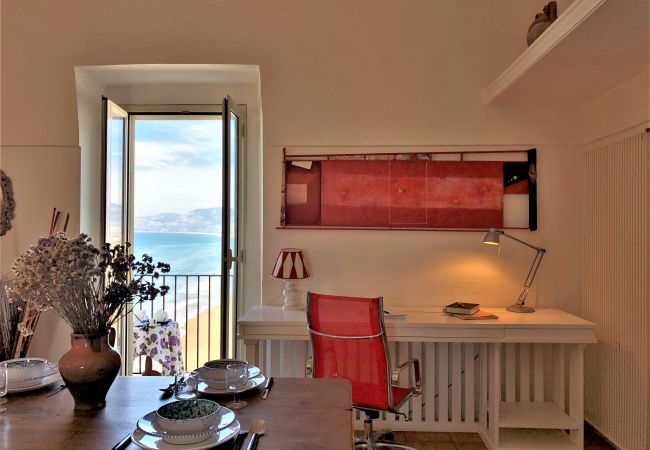 Ferienwohnung in Sperlonga -  Panorama-Drei-Zimmer-Apartment im historischen Zentrum Ferienwohnung in Sperlonga -  Panorama-Drei-Zimmer-Apartment im historischen Zentrum