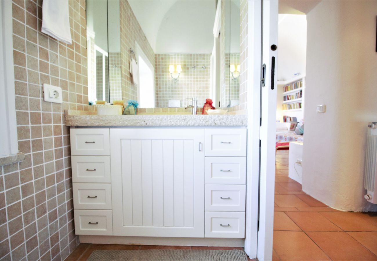 Ferienwohnung in Sperlonga -  Panorama-Drei-Zimmer-Apartment im historischen Zentrum Ferienwohnung in Sperlonga -  Panorama-Drei-Zimmer-Apartment im historischen Zentrum