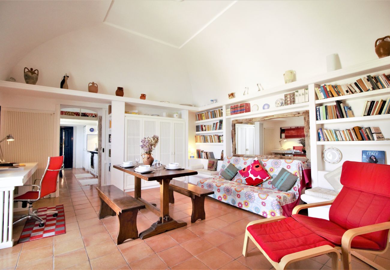 Ferienwohnung in Sperlonga -  Panorama-Drei-Zimmer-Apartment im historischen Zentrum Ferienwohnung in Sperlonga -  Panorama-Drei-Zimmer-Apartment im historischen Zentrum