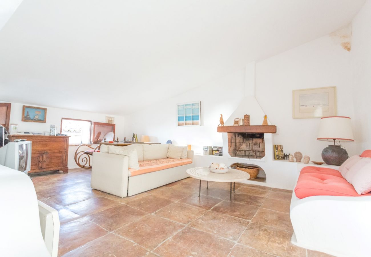 Ferienwohnung in Sperlonga - Unabhängiges historisches Gebäude mit Terrasse mit Meerblick Ferienwohnung in Sperlonga - Unabhängiges historisches Gebäude mit Terrasse mit Meerblick