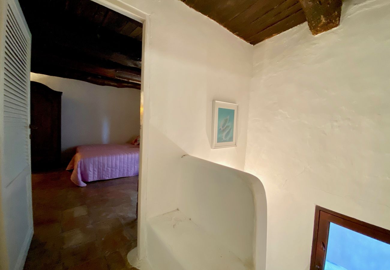 Ferienwohnung in Sperlonga - Unabhängiges historisches Gebäude mit Terrasse mit Meerblick Ferienwohnung in Sperlonga - Unabhängiges historisches Gebäude mit Terrasse mit Meerblick