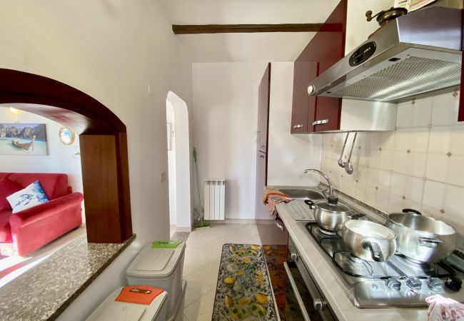 Ferienwohnung in Sperlonga - Haus mit Terrasse mit Blick auf das Meer und Parkplatz Ferienwohnung in Sperlonga - Haus mit Terrasse mit Blick auf das Meer und Parkplatz