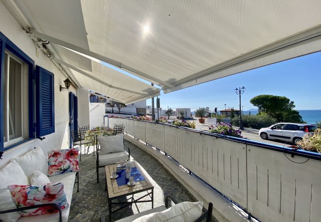 Ferienwohnung in Sperlonga - Haus mit Terrasse mit Blick auf das Meer und Parkplatz Ferienwohnung in Sperlonga - Haus mit Terrasse mit Blick auf das Meer und Parkplatz