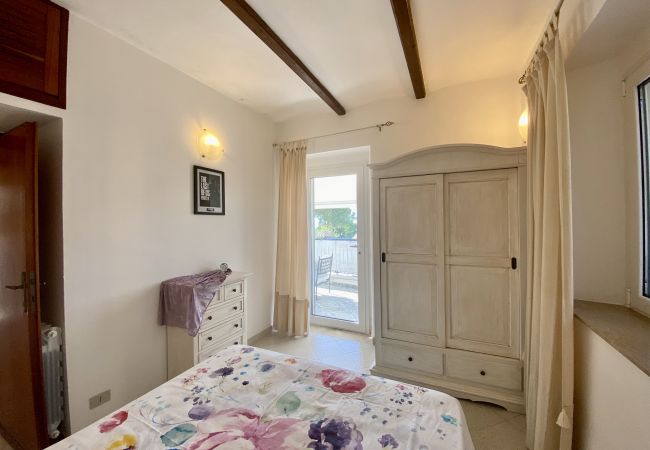 Ferienwohnung in Sperlonga - Haus mit Terrasse mit Blick auf das Meer und Parkplatz Ferienwohnung in Sperlonga - Haus mit Terrasse mit Blick auf das Meer und Parkplatz