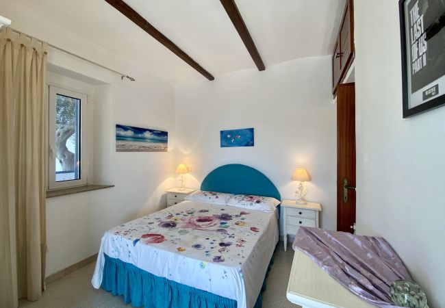 Ferienwohnung in Sperlonga - Haus mit Terrasse mit Blick auf das Meer und Parkplatz Ferienwohnung in Sperlonga - Haus mit Terrasse mit Blick auf das Meer und Parkplatz
