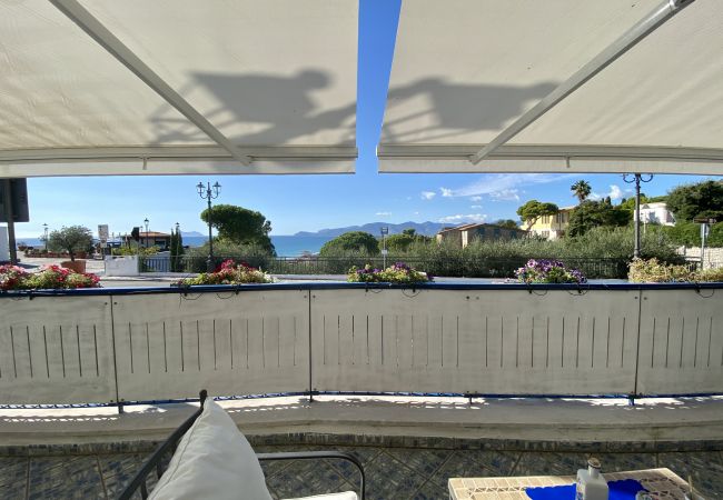 Ferienwohnung in Sperlonga - Haus mit Terrasse mit Blick auf das Meer und Parkplatz Ferienwohnung in Sperlonga - Haus mit Terrasse mit Blick auf das Meer und Parkplatz