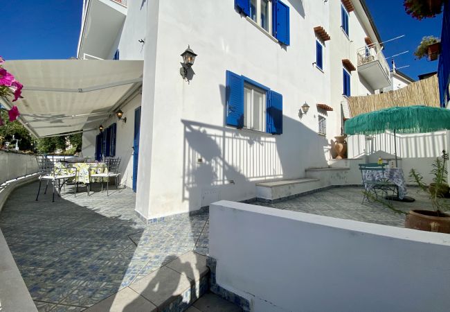 Ferienwohnung in Sperlonga - Haus mit Terrasse mit Blick auf das Meer und Parkplatz Ferienwohnung in Sperlonga - Haus mit Terrasse mit Blick auf das Meer und Parkplatz
