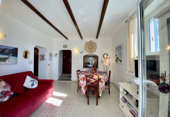 Ferienwohnung in Sperlonga - Haus mit Terrasse mit Blick auf das Meer und Parkplatz Ferienwohnung in Sperlonga - Haus mit Terrasse mit Blick auf das Meer und Parkplatz