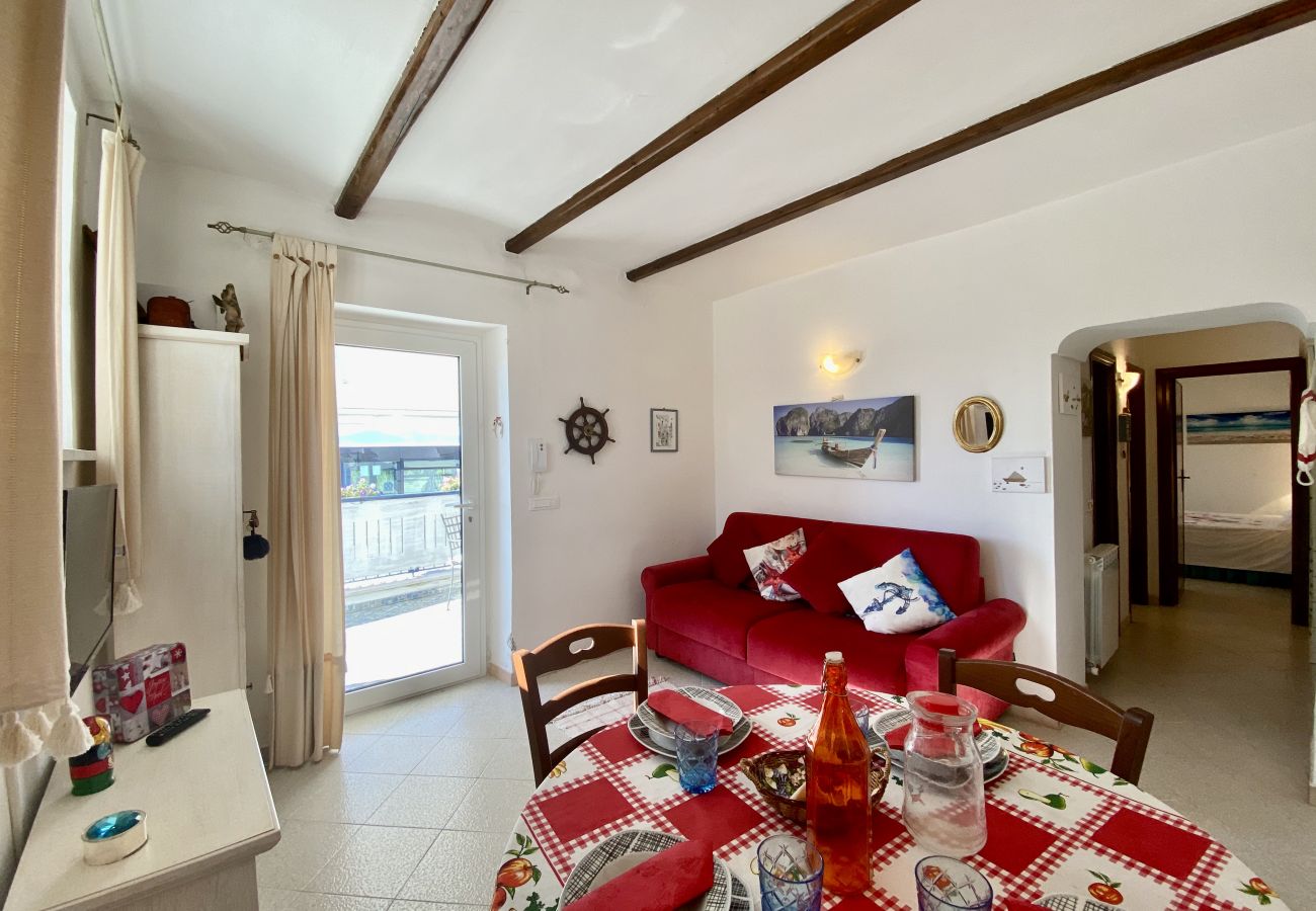 Ferienwohnung in Sperlonga - Haus mit Terrasse mit Blick auf das Meer und Parkplatz Ferienwohnung in Sperlonga - Haus mit Terrasse mit Blick auf das Meer und Parkplatz