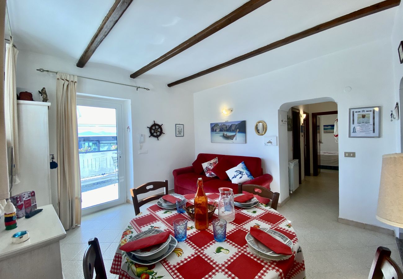 Ferienwohnung in Sperlonga - Haus mit Terrasse mit Blick auf das Meer und Parkplatz Ferienwohnung in Sperlonga - Haus mit Terrasse mit Blick auf das Meer und Parkplatz