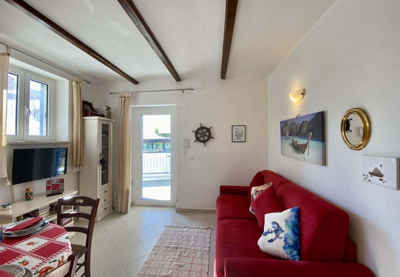 Ferienwohnung in Sperlonga - Haus mit Terrasse mit Blick auf das Meer und Parkplatz Ferienwohnung in Sperlonga - Haus mit Terrasse mit Blick auf das Meer und Parkplatz
