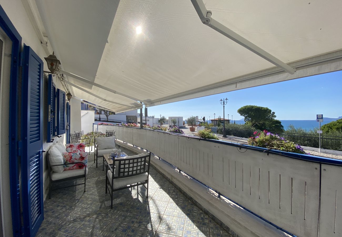 Ferienwohnung in Sperlonga - Haus mit Terrasse mit Blick auf das Meer und Parkplatz Ferienwohnung in Sperlonga - Haus mit Terrasse mit Blick auf das Meer und Parkplatz