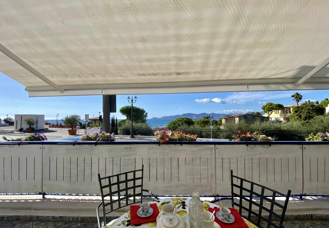 Ferienwohnung in Sperlonga - Haus mit Terrasse mit Blick auf das Meer und Parkplatz Ferienwohnung in Sperlonga - Haus mit Terrasse mit Blick auf das Meer und Parkplatz