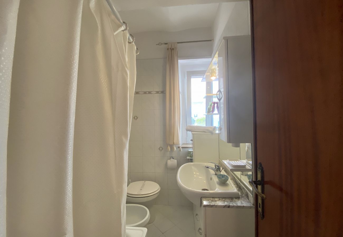 Ferienwohnung in Sperlonga - Haus mit Terrasse mit Blick auf das Meer und Parkplatz Ferienwohnung in Sperlonga - Haus mit Terrasse mit Blick auf das Meer und Parkplatz