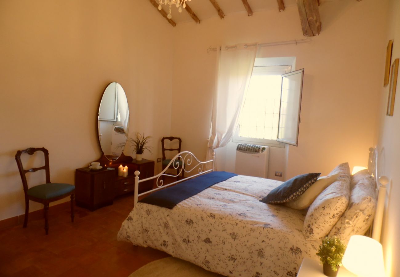 double bedroom in the country house Vallalta at Lake Bolsena double bedroom in the country house Vallalta at Lake Bolsena