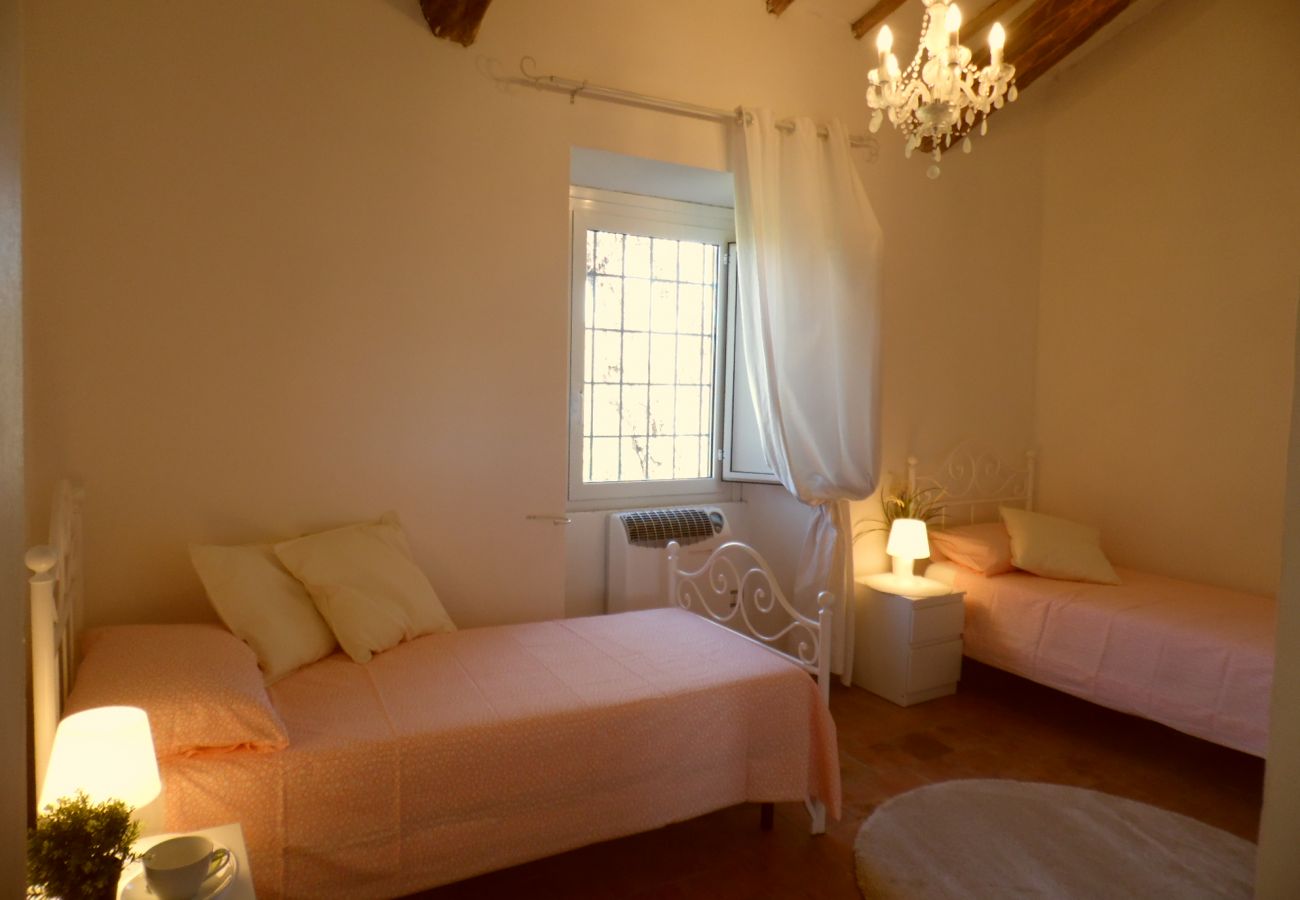bedroom with twin beds by Lake Bolsena bedroom with twin beds by Lake Bolsena