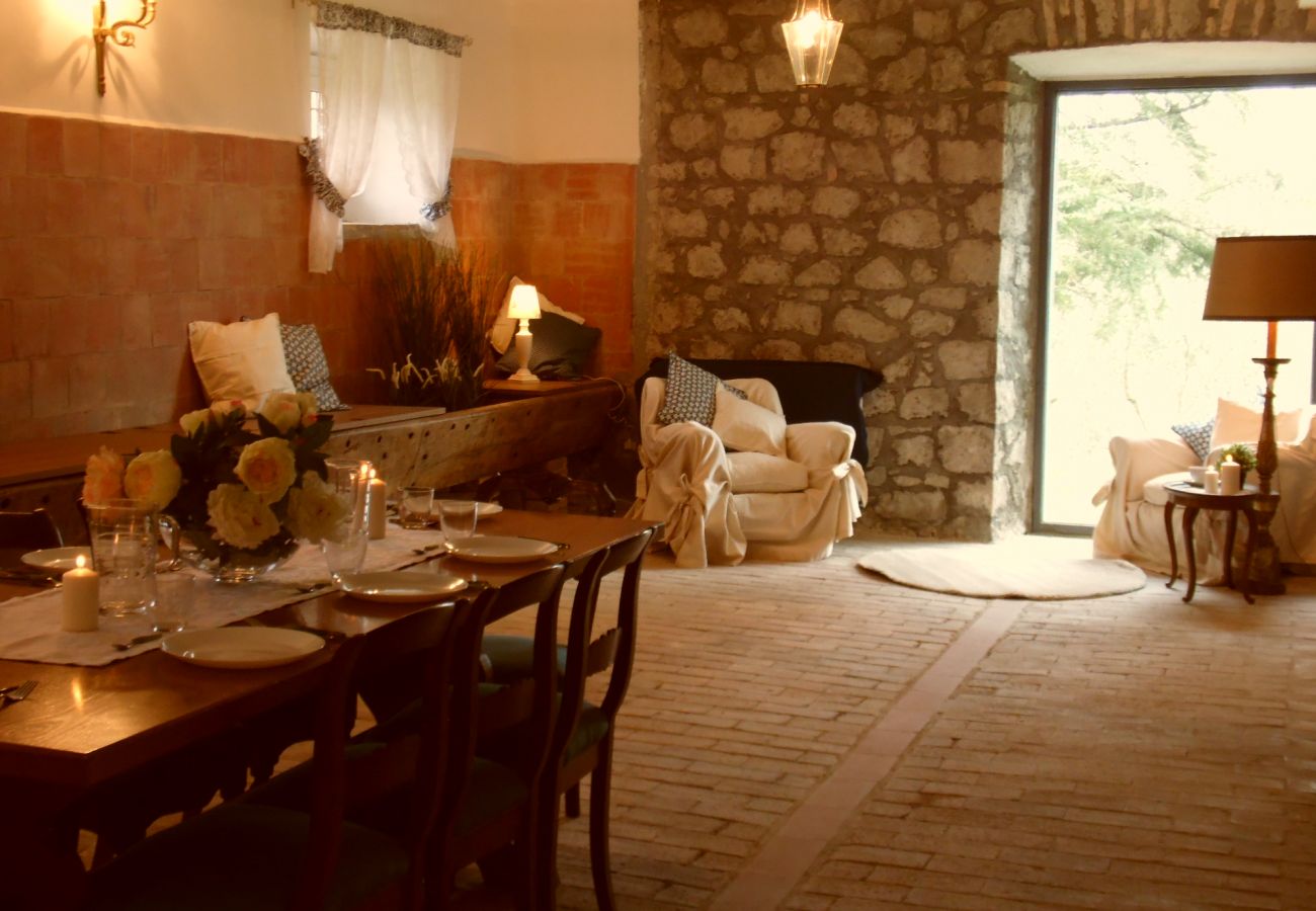 dining room in the country house in Montefiascone dining room in the country house in Montefiascone