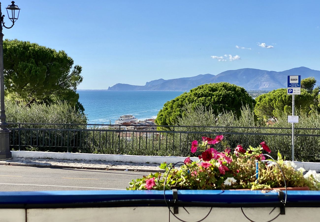 Apartment in Sperlonga - Casa with terrace overlooking the sea and parking space Apartment in Sperlonga - Casa with terrace overlooking the sea and parking space
