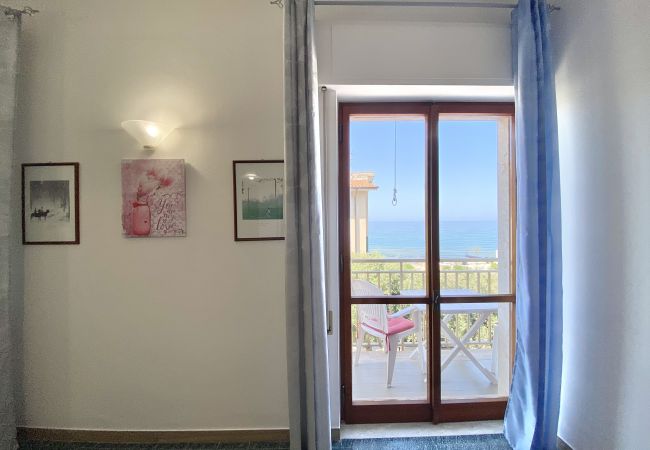 Apartment in Sperlonga - Seaside apartment with sea view Apartment in Sperlonga - Seaside apartment with sea view