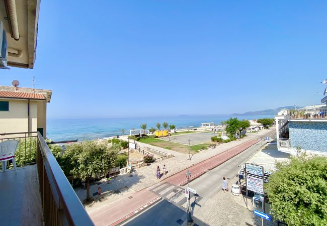 Apartment in Sperlonga - Seaside apartment with sea view Apartment in Sperlonga - Seaside apartment with sea view