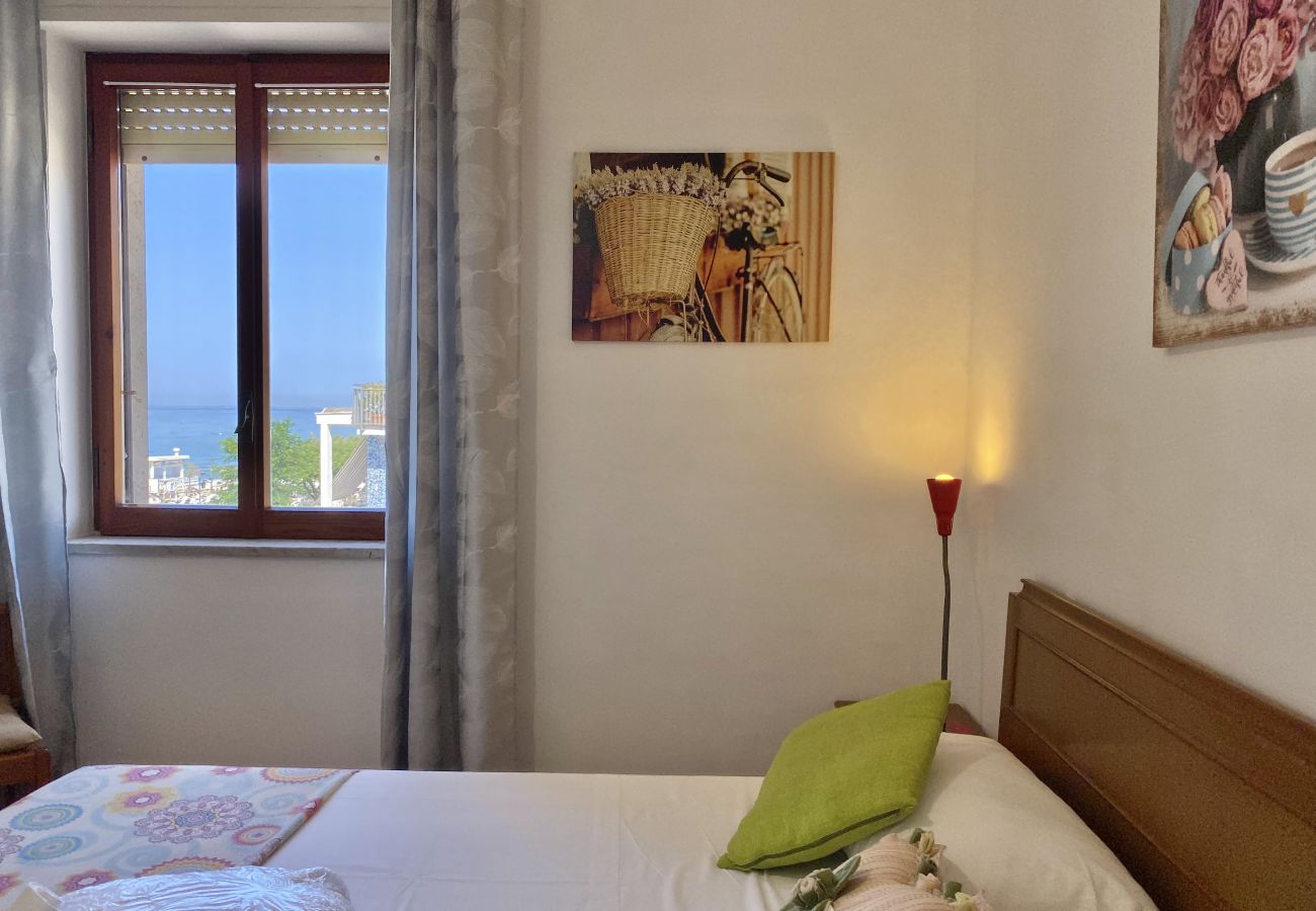 Apartment in Sperlonga - Seaside apartment with sea view Apartment in Sperlonga - Seaside apartment with sea view