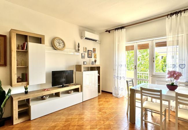  in Sperlonga - Bright apartment a stone's throw from the sea