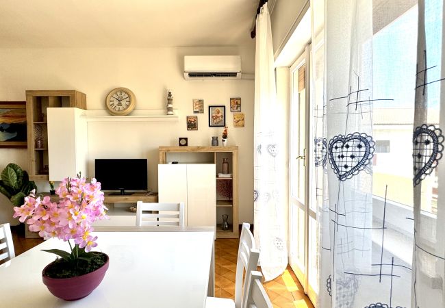 Apartment in Sperlonga - Bright apartment a stone's throw from the sea Apartment in Sperlonga - Bright apartment a stone's throw from the sea