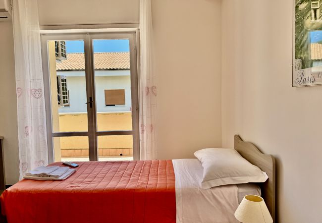 Apartment in Sperlonga - Bright apartment a stone's throw from the sea Apartment in Sperlonga - Bright apartment a stone's throw from the sea