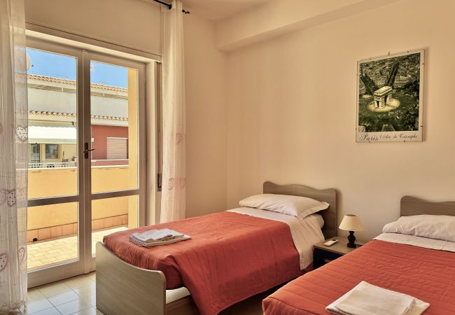 Apartment in Sperlonga - Bright apartment a stone's throw from the sea Apartment in Sperlonga - Bright apartment a stone's throw from the sea
