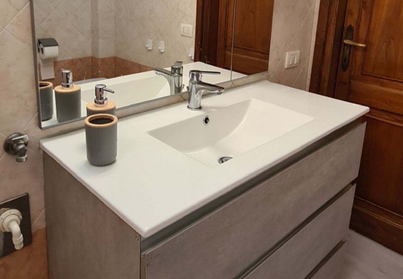 Apartment in Bolsena - Appartamento Via Gelsi